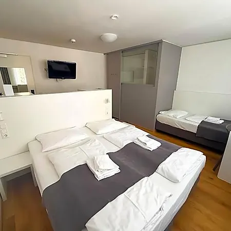 Mk Max-weber-platz Hotel 2*